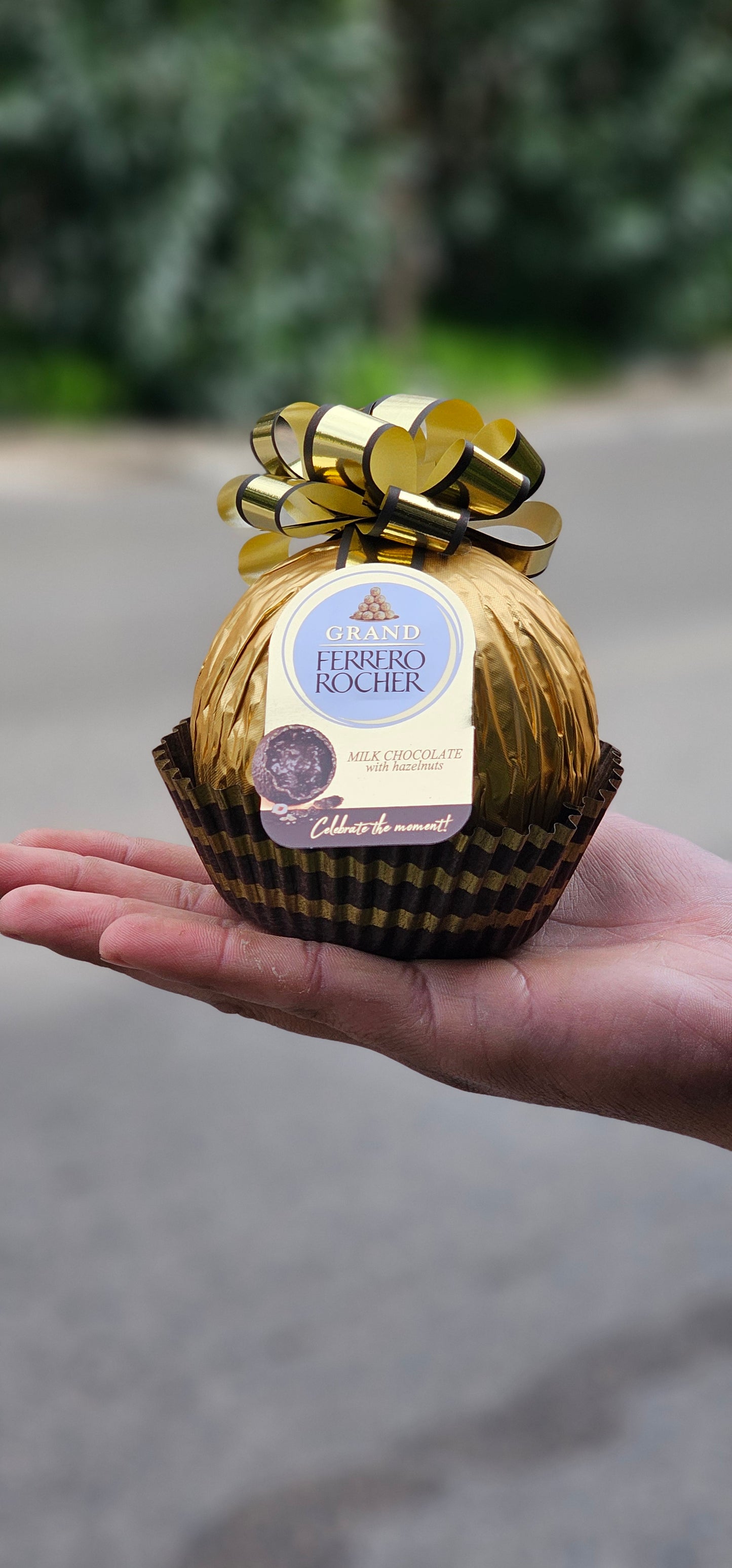 GRAND FERRERO ROCHER CHOCOLATE